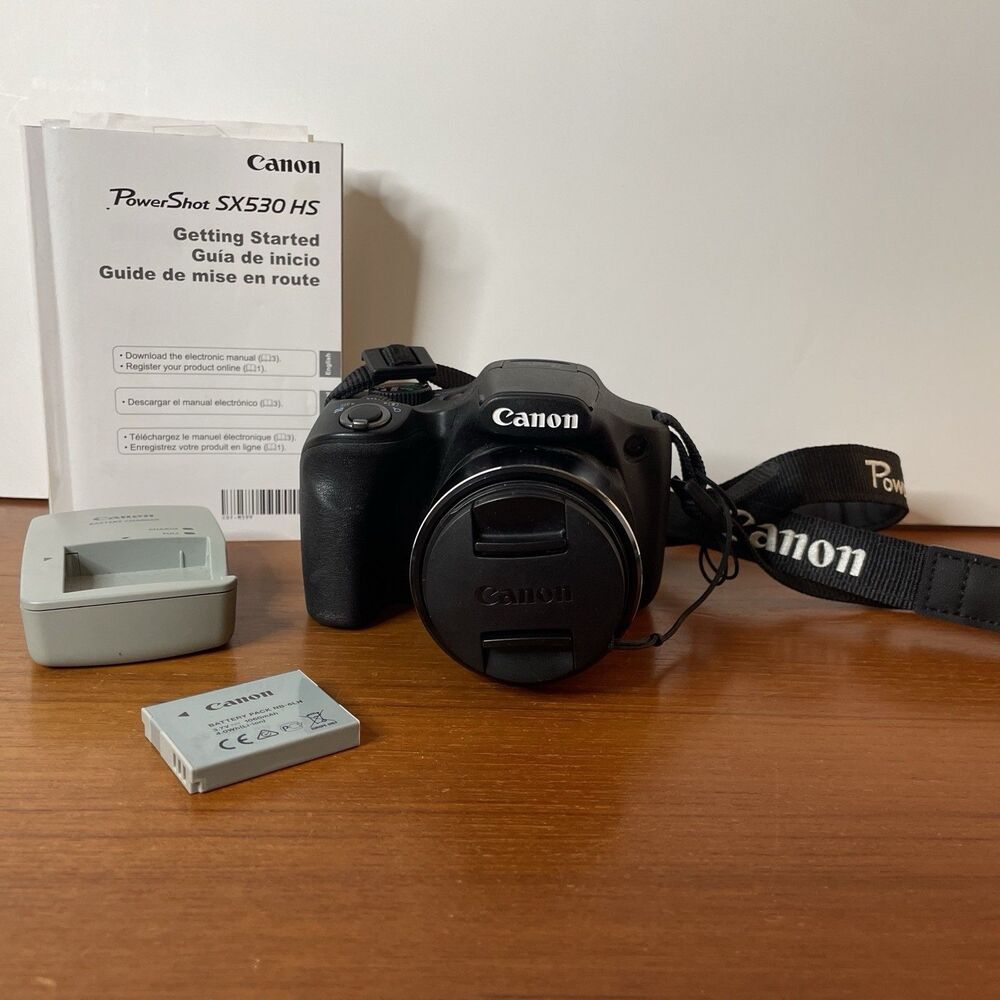 Canon PowerShot SX530 HS 16 MP Digital Camera Excellent, 50x Zoom + Charger